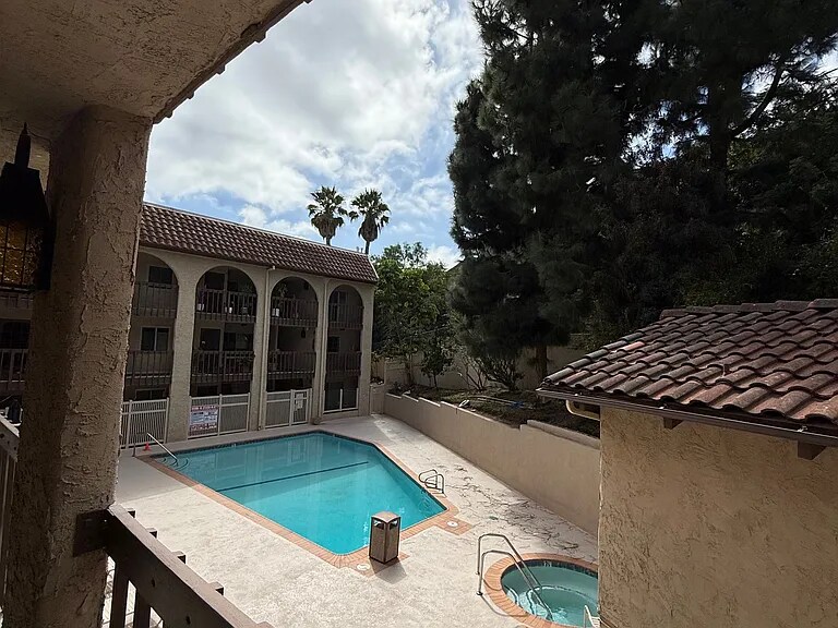 Building Photo - 5718 Ravenspur Dr