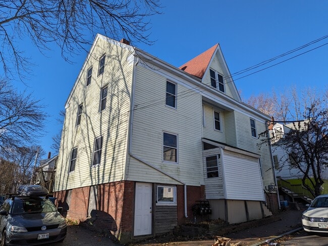 Building Photo - 32 Tyng St