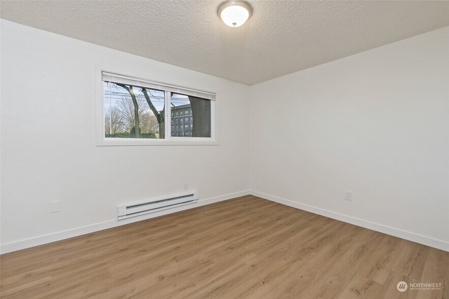 Building Photo - 1521 E 38th St