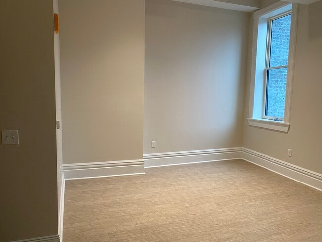 Building Photo - 414 South Superior Street, Unit A