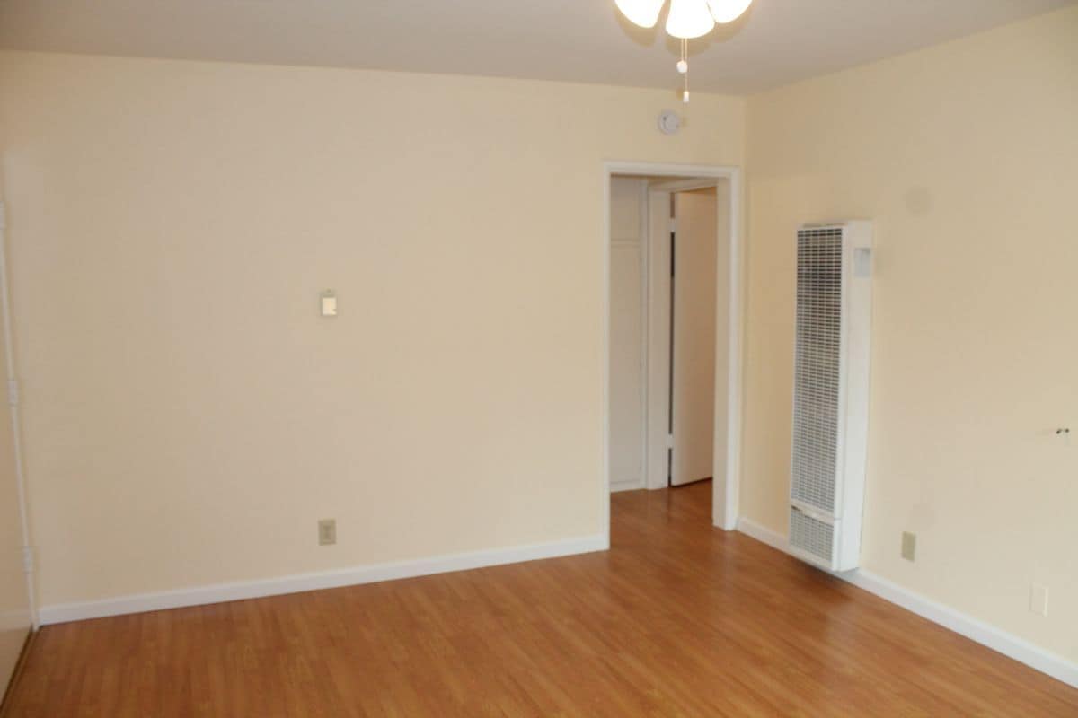 Building Photo - 445 E Providencia Ave