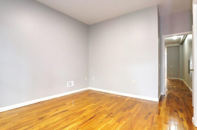 Building Photo - 236 Van Horne St