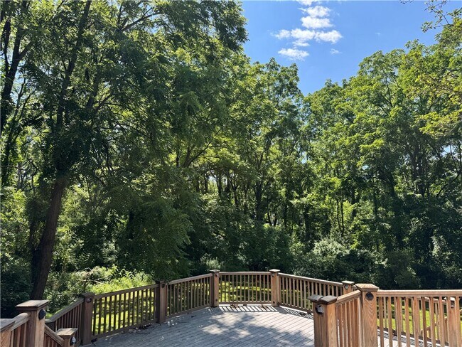 Building Photo - 6 Merrycreek Crossing