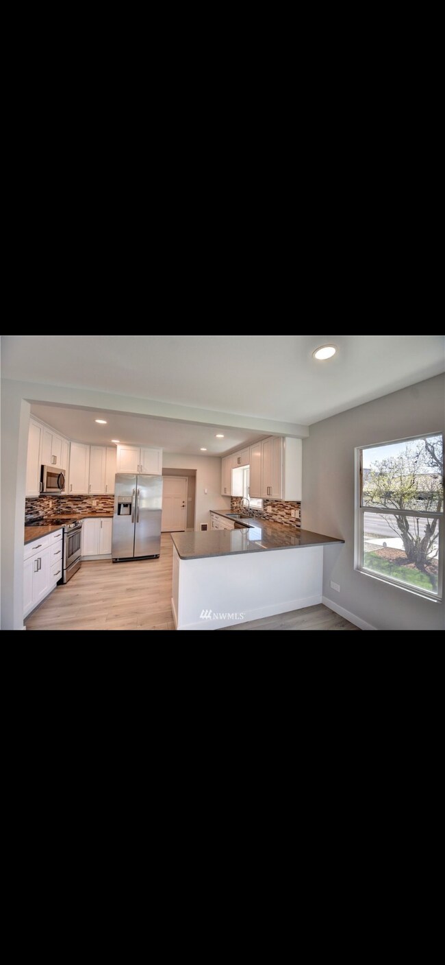 Building Photo - 1827 S Washington St