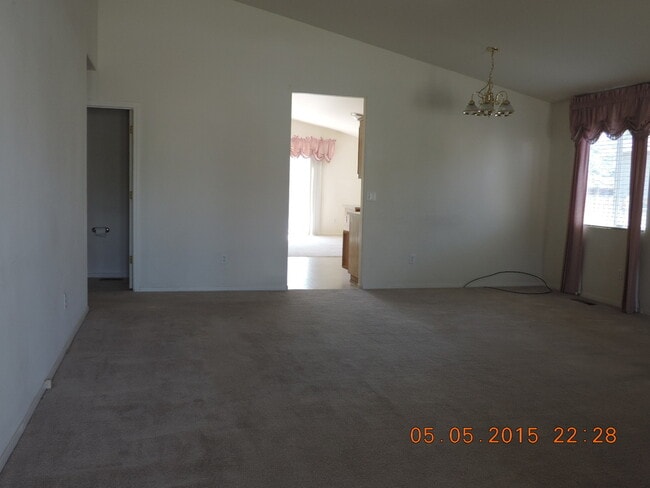 Building Photo - Fall St., Fernley