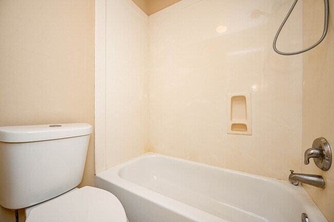 Building Photo - 18518 Shadow Line Ct