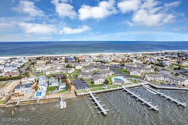 Building Photo - 113 Wharfside Dr