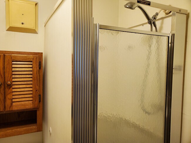 Building Photo - 3884 N West River Rd