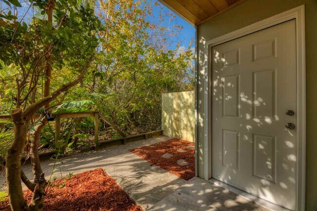 Building Photo - 203 E St