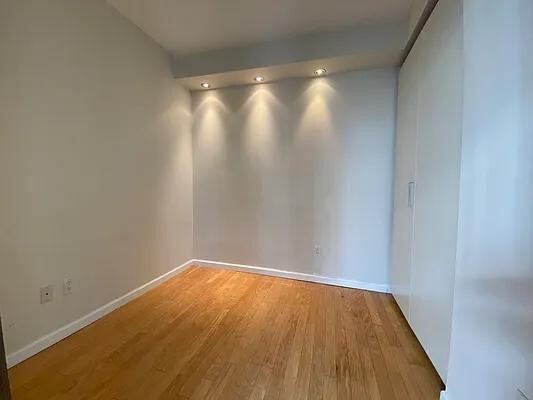 Building Photo - 520 W 23 St