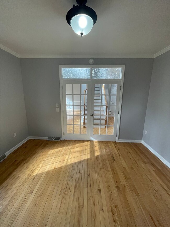 Building Photo - Beautiful custom built 5 bed 4 bath home with finished basement ready for you to move-in!