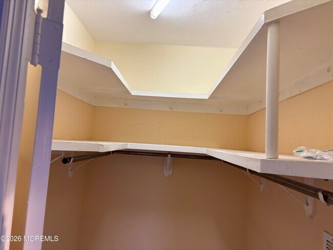 Building Photo - 400 Deal Lake Dr