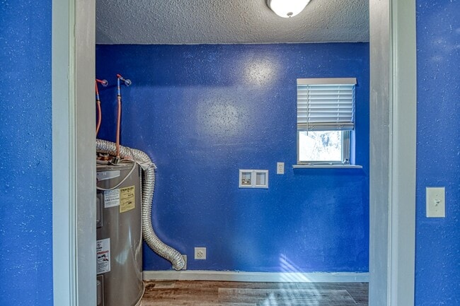 Building Photo - 1108 US Hwy 277