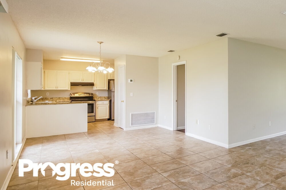Building Photo - 2141 Kendall Ct