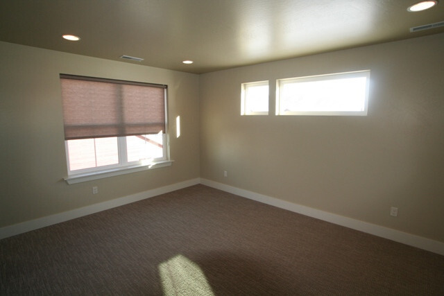 Building Photo - Leeward Court