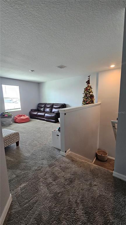 Building Photo - 600 Silver Palm Dr