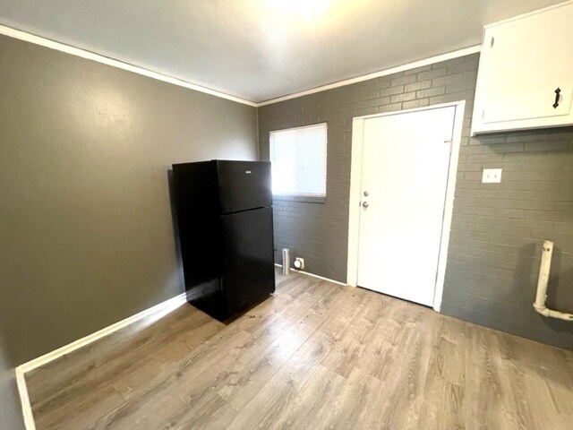 Building Photo - 1120 Elm Ave