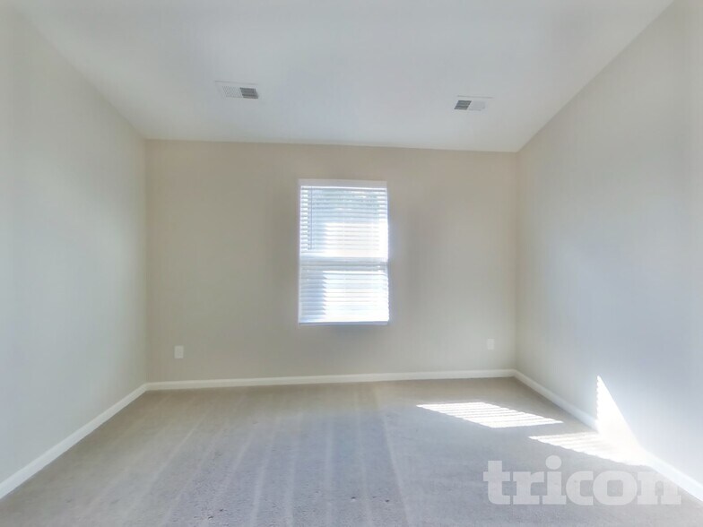 Building Photo - 933 Joselynn Drive