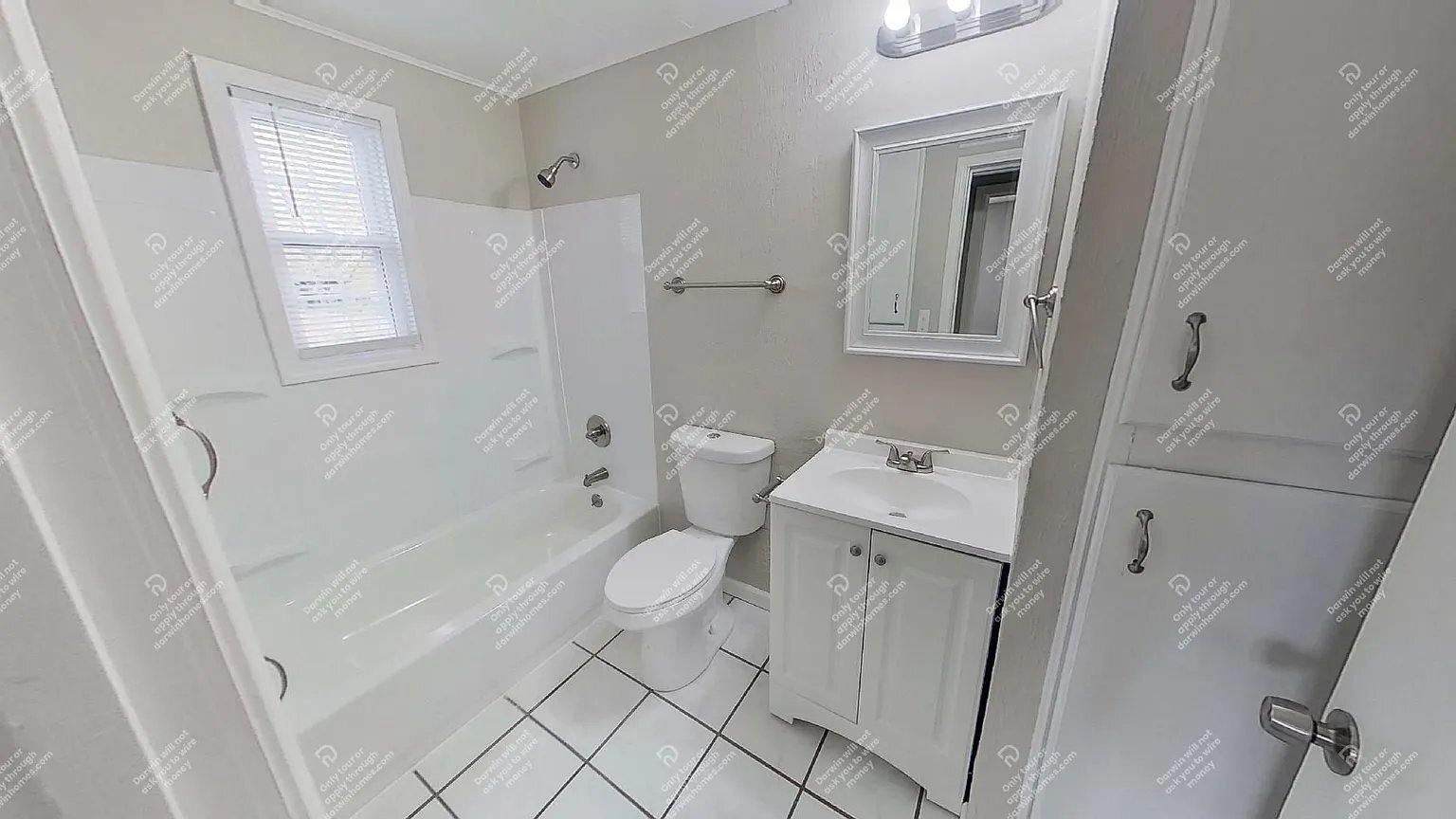 Building Photo - 4808 NE 47th St