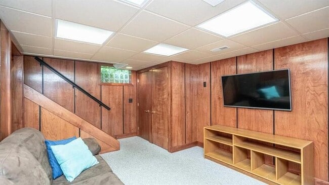 Building Photo - 1205 Miller Ave