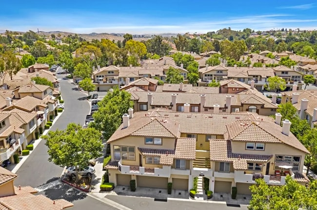 Building Photo - 27 Pso Del Sol