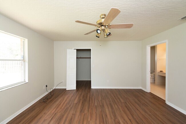 Building Photo - 1236 Buffing Cir SE
