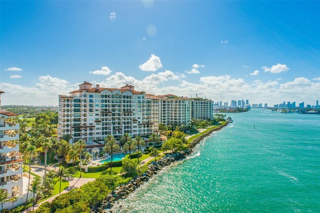 Building Photo - 7154 Fisher Island Dr