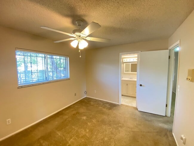 Building Photo - 603 Pheasant Ave