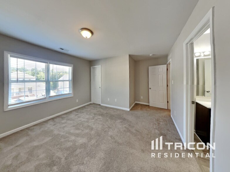 Building Photo - 128 Randolph Dr