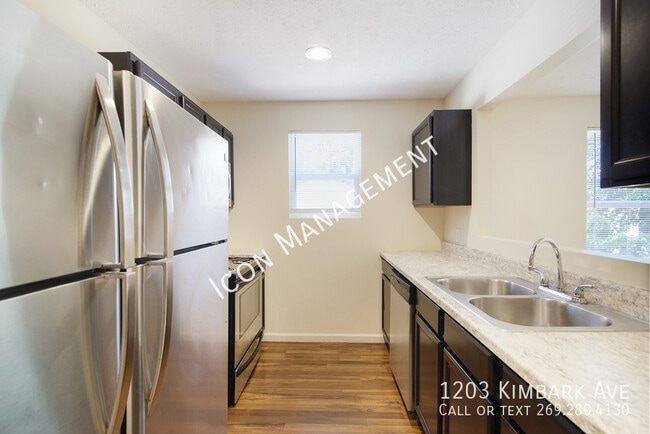 Building Photo - 1203 Kimbark Ave