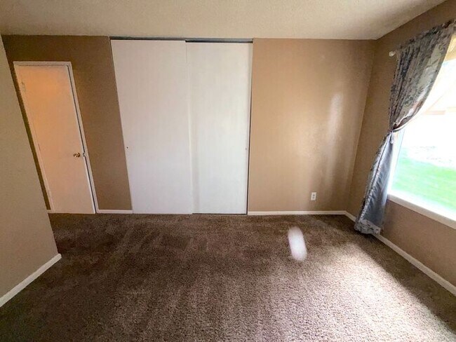 Building Photo - North Reno Wildcreek Garden Condos Upstairs 2 Bedroom