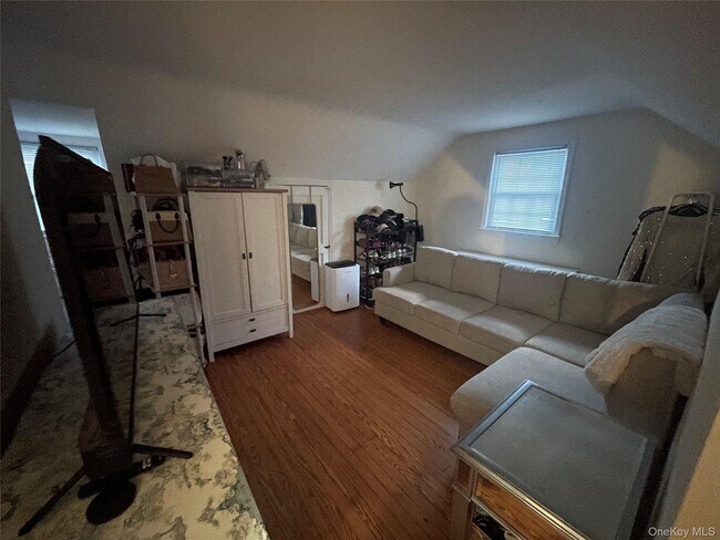 Building Photo - 55 Robbins Ave