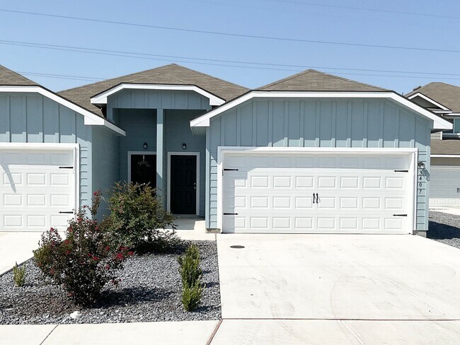 Primary Photo - Luxury 3x2 Duplex in Seguin, TX!