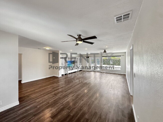 Building Photo - 938 W Berkeley Ct