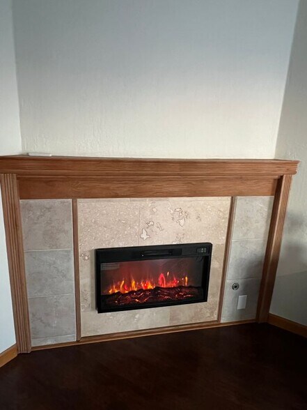 Building Photo - 975 CA-1