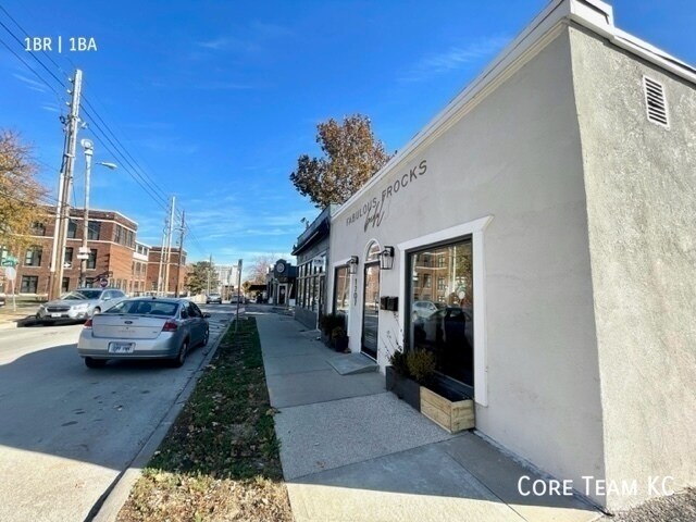Building Photo - 1207 W 47th St