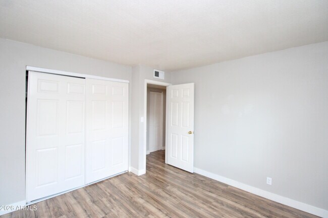 Building Photo - 6040 N 21st Ave