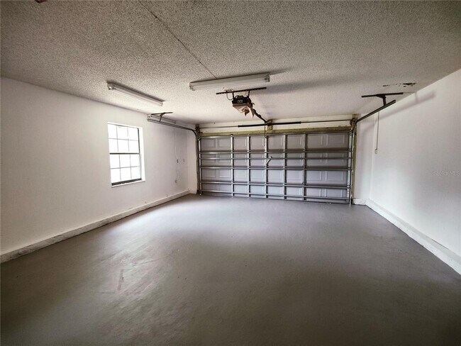 Building Photo - 2655 Wagon Rd