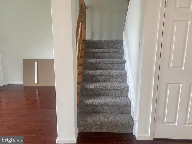 Building Photo - 113 N Park Rd