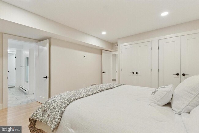 Building Photo - 1220 Valley Rd