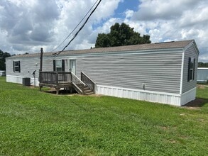 Building Photo - 105 Exeter Ln