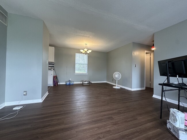 Building Photo - 361 Dupuis Dr