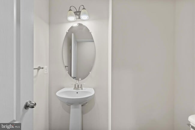 Building Photo - 7035 Southmoor St