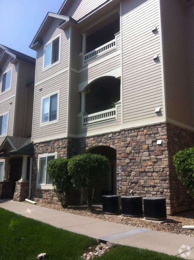 Building Photo - "Littleton 2-Bed, 2-Bath Condo Retreat wit...