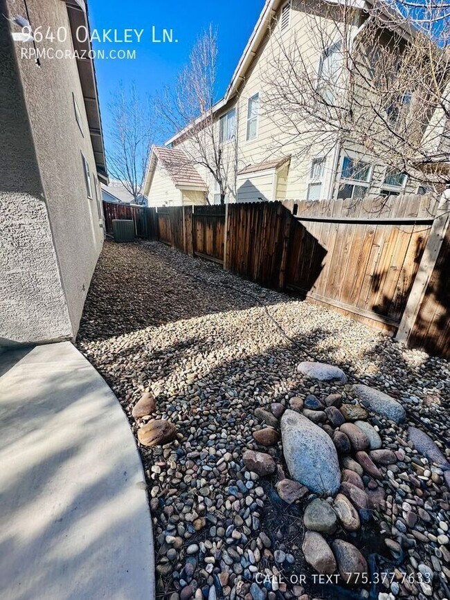 Building Photo - 9640 Oakley Ln