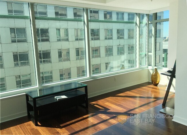 Building Photo - Luxurious SOMA Grand Condo: 3 Bed / 2 Bath...