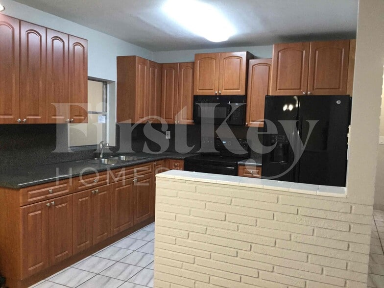 Building Photo - 7925 Indigo St