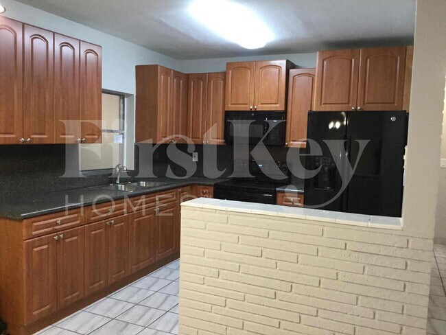 Building Photo - 7925 Indigo St