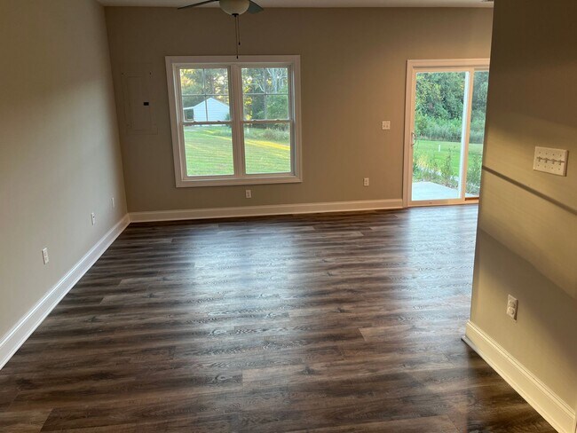 Building Photo - 1221 Lockewood Dr