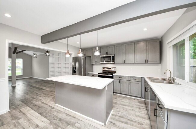 Building Photo - 9638 Ravensworth Dr
